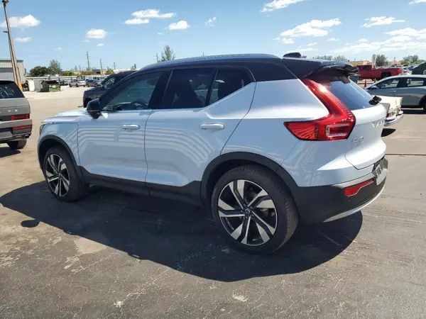 YV4L12UE1R2379682 2024 VOLVO XC40 - Image 2