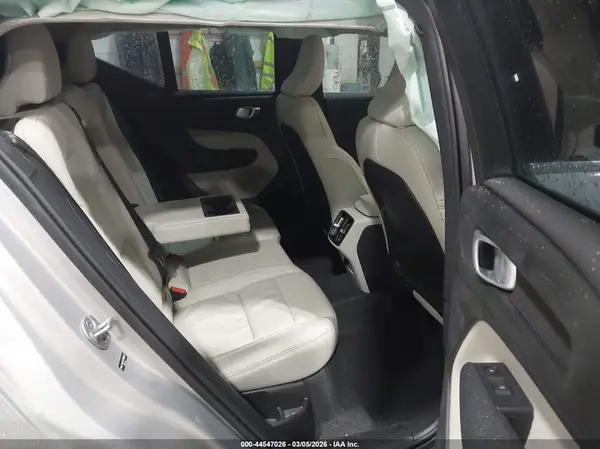 YV4L12UE1S2590547 2025 VOLVO XC40 - Image 8