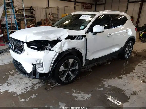 YV4L12UE2P2987143 2023 VOLVO XC40 - Image 2