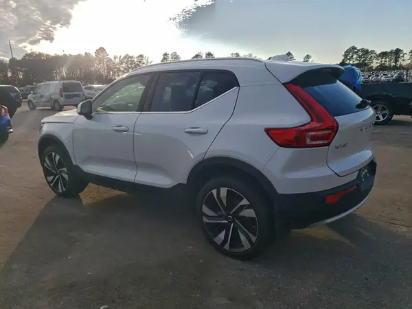 YV4L12UE2R2234490 2024 VOLVO XC40 - Image 2