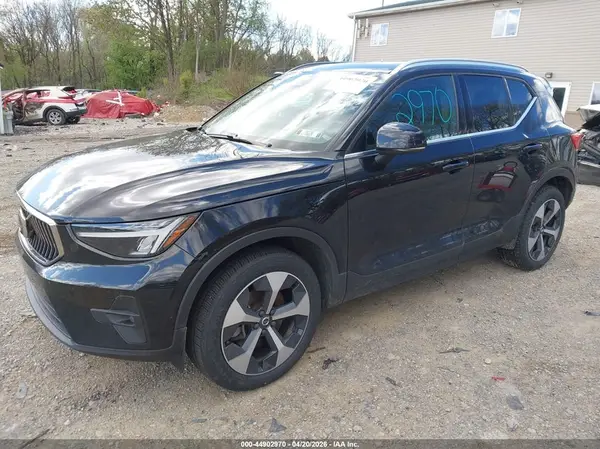 YV4L12UE2R2240418 2024 VOLVO XC40 - Image 2