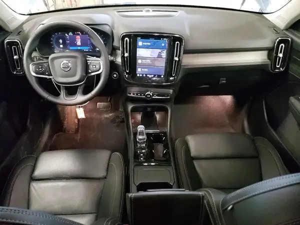 YV4L12UE2R2283091 2024 VOLVO XC40 - Image 8