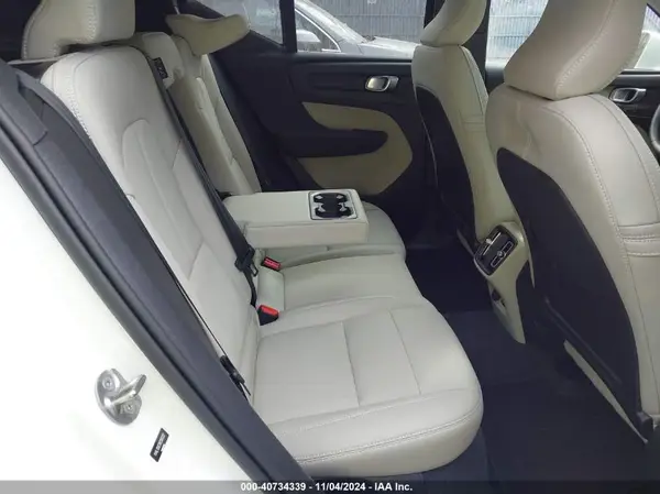 YV4L12UE2R2356332 2024 VOLVO XC40 - Image 8
