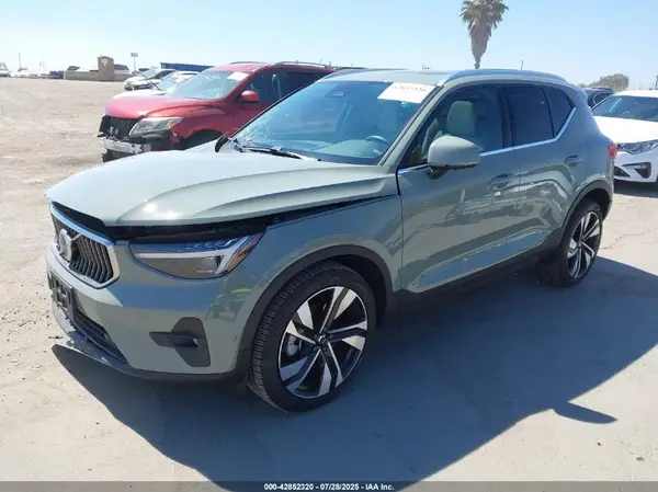 YV4L12UE2S2466450 2025 VOLVO XC40 - Image 2