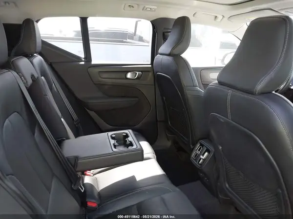YV4L12UE2S2512780 2025 VOLVO XC40 - Image 8