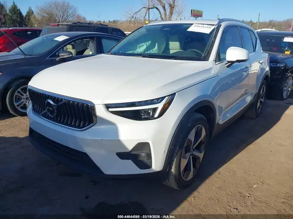 YV4L12UE2S2574809 2025 VOLVO XC40 - Image 2