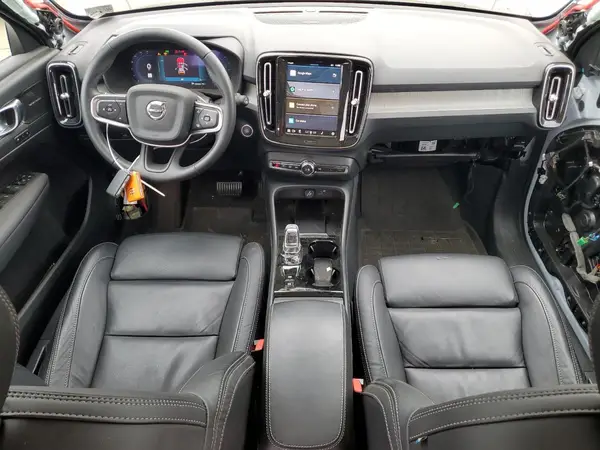 YV4L12UE3R2204916 2024 VOLVO XC40 - Image 8