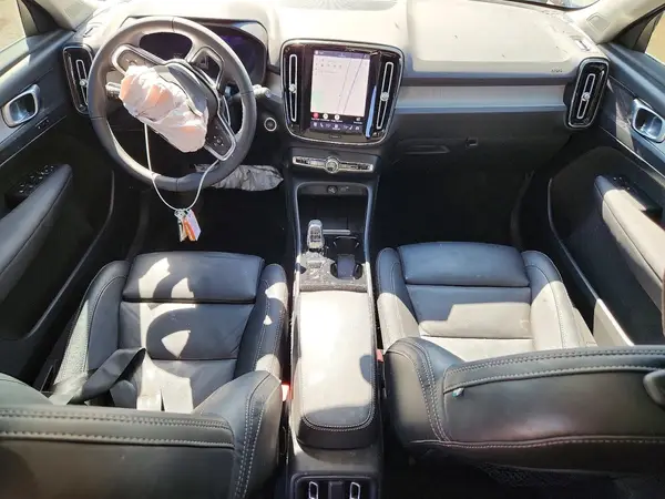 YV4L12UE4P2949672 2023 VOLVO XC40 - Image 8