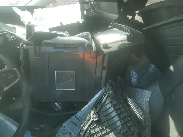 YV4L12UE4R2248259 2024 VOLVO XC40 - Image 8