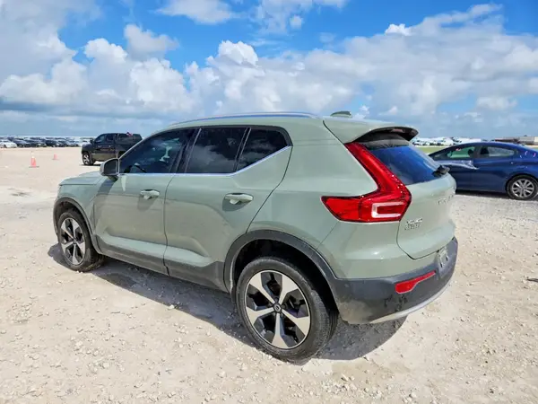 YV4L12UE4S2461637 2025 VOLVO XC40 - Image 2