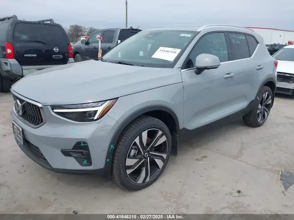 YV4L12UE4S2461993 2025 VOLVO XC40 - Image 2