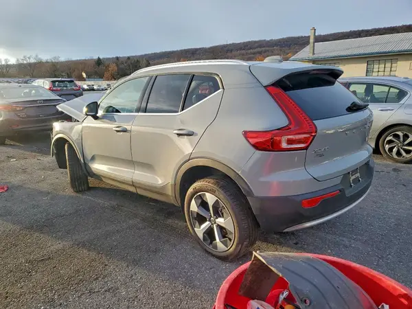 YV4L12UE4S2502090 2025 VOLVO XC40 - Image 2