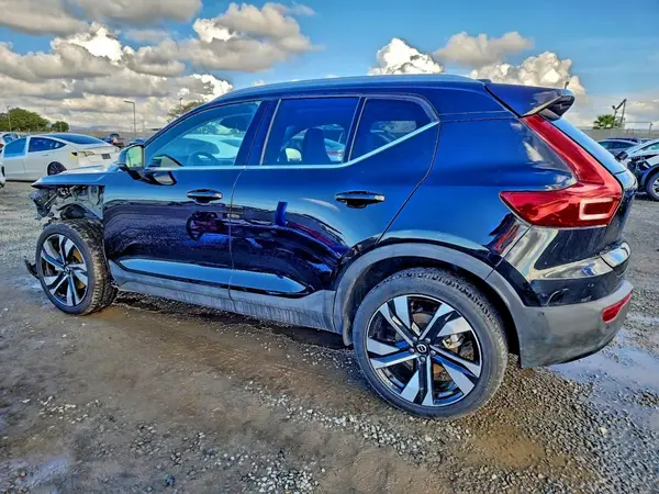 YV4L12UE4S2505278 2025 VOLVO XC40 - Image 2