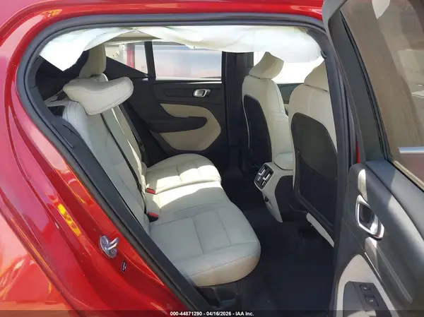 YV4L12UE5R2297678 2024 VOLVO XC40 - Image 8