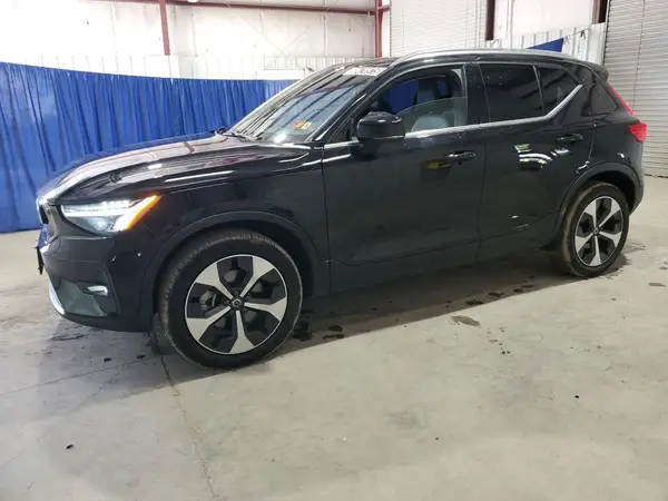 YV4L12UE5R2332123 2024 VOLVO XC40 - Image 1