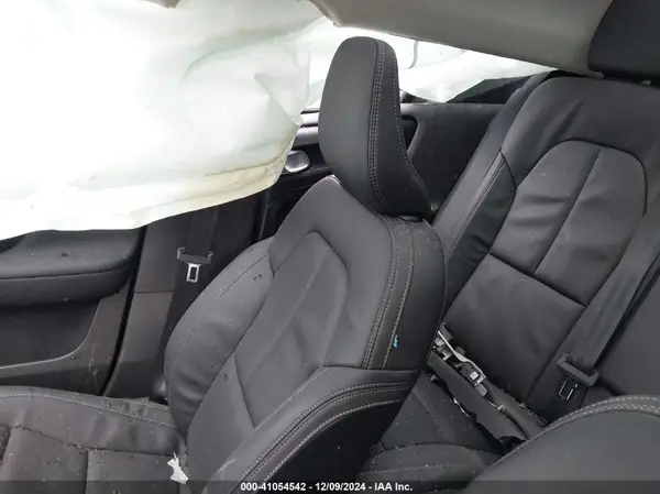 YV4L12UE5R2339783 2024 VOLVO XC40 - Image 8