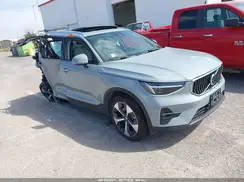 YV4L12UE5S2566400 2025 VOLVO XC40
