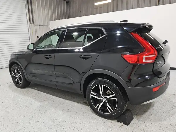 YV4L12UE6P2958860 2023 VOLVO XC40 - Image 2