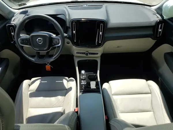 YV4L12UE6R2214629 2024 VOLVO XC40 - Image 8
