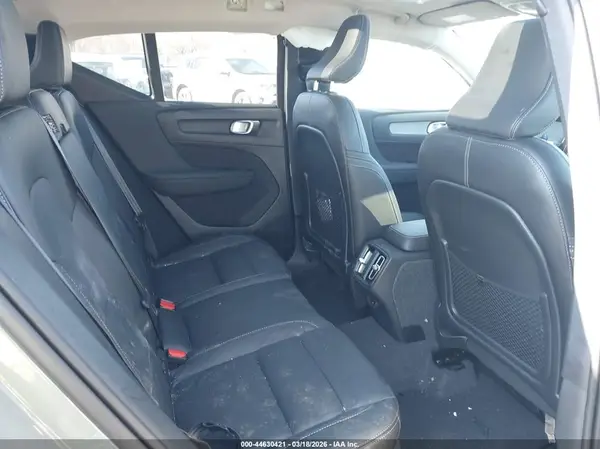 YV4L12UE6R2373022 2024 VOLVO XC40 - Image 8