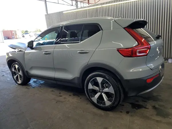 YV4L12UE6S2602790 2025 VOLVO XC40 - Image 2