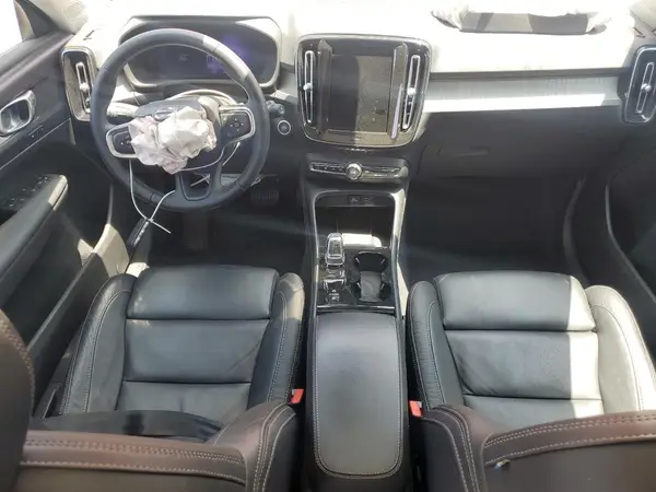 YV4L12UE7P2943400 2023 VOLVO XC40 - Image 8