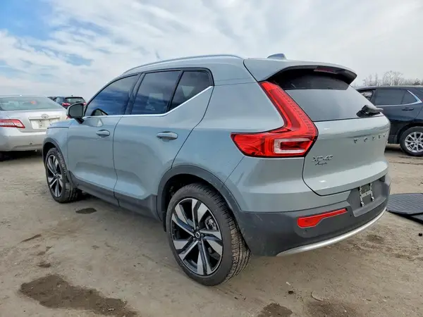 YV4L12UE7R2250149 2024 VOLVO XC40 - Image 2