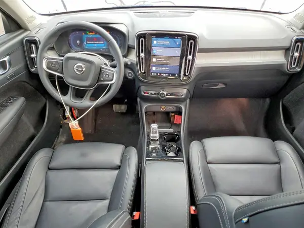 YV4L12UE7R2250149 2024 VOLVO XC40 - Image 8