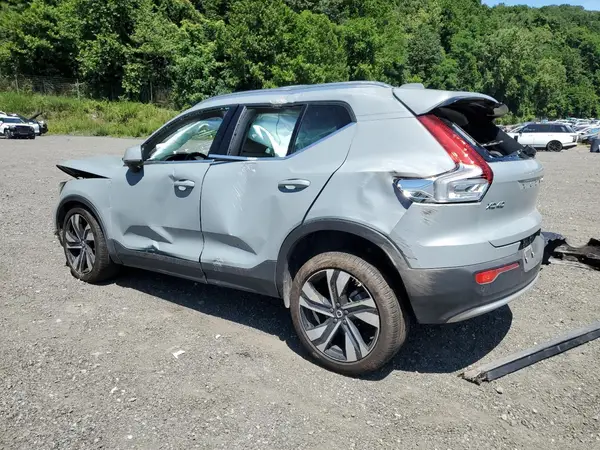 YV4L12UE7R2358139 2024 VOLVO XC40 - Image 2