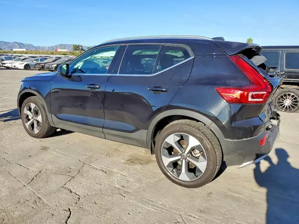 YV4L12UE7S2476732 2025 VOLVO XC40 - Image 2