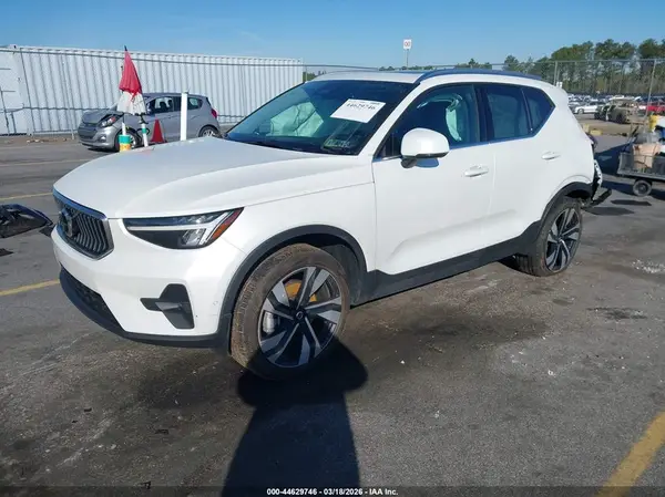 YV4L12UE7S2502665 2025 VOLVO XC40 - Image 2