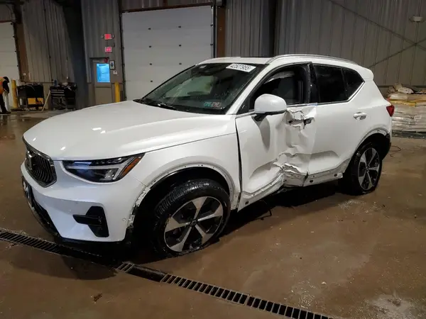 YV4L12UE8R2232520 2024 VOLVO XC40 - Image 1