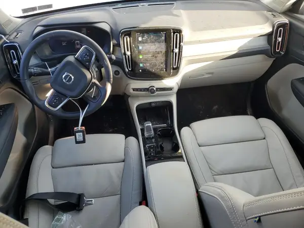 YV4L12UE8R2232520 2024 VOLVO XC40 - Image 8