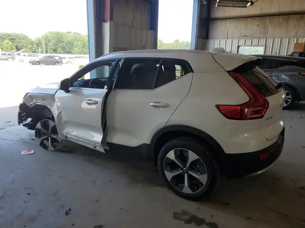 YV4L12UE8S2505395 2025 VOLVO XC40 - Image 2