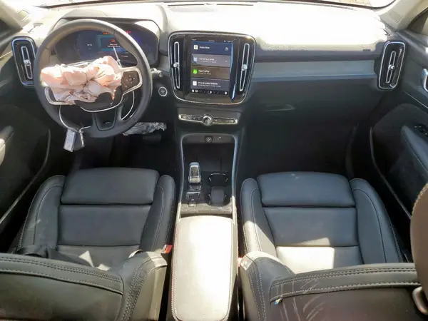 YV4L12UE8S2595275 2025 VOLVO XC40 - Image 8