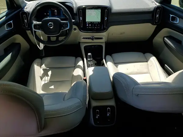 YV4L12UE8S2599164 2025 VOLVO XC40 - Image 8