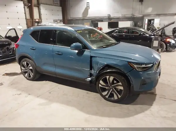 YV4L12UE9R2225740 2024 VOLVO XC40 - Image 1