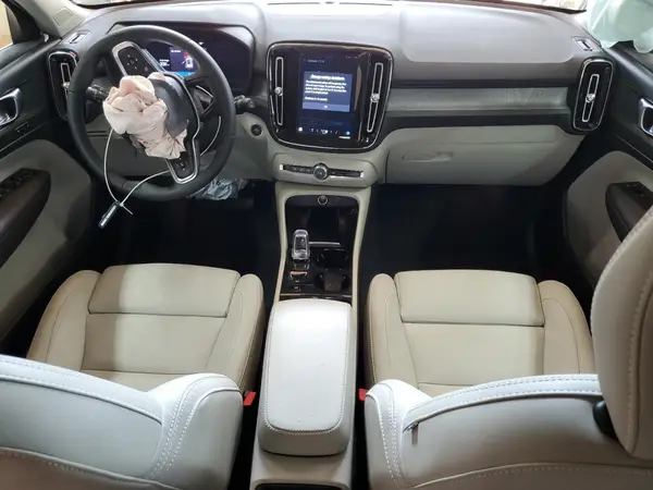 YV4L12UE9R2235135 2024 VOLVO XC40 - Image 8