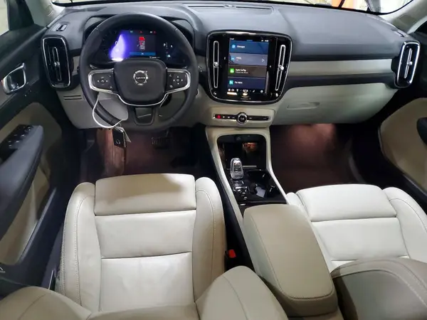 YV4L12UE9R2269043 2024 VOLVO XC40 - Image 8