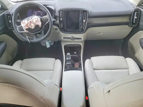 YV4L12UE9R2307628 2024 VOLVO XC40 - Image 8