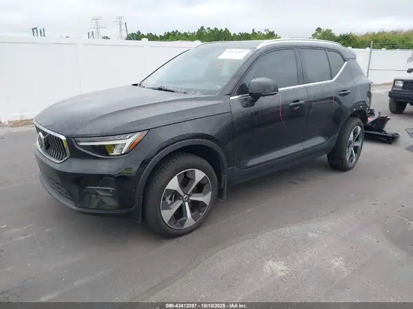 YV4L12UE9R2311100 2024 VOLVO XC40 - Image 2