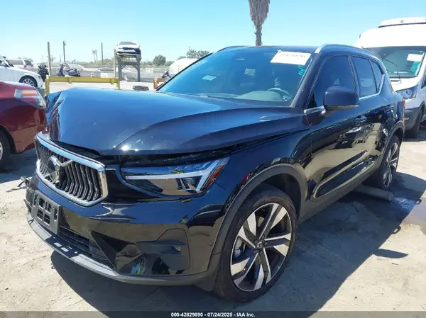 YV4L12UE9R2378912 2024 VOLVO XC40 - Image 2