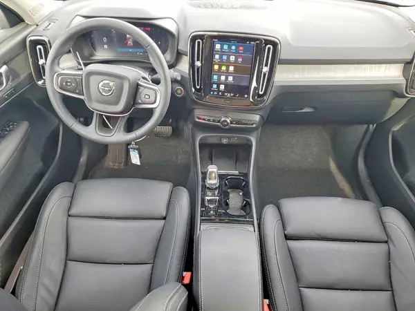 YV4L12UE9S2517944 2025 VOLVO XC40 - Image 8