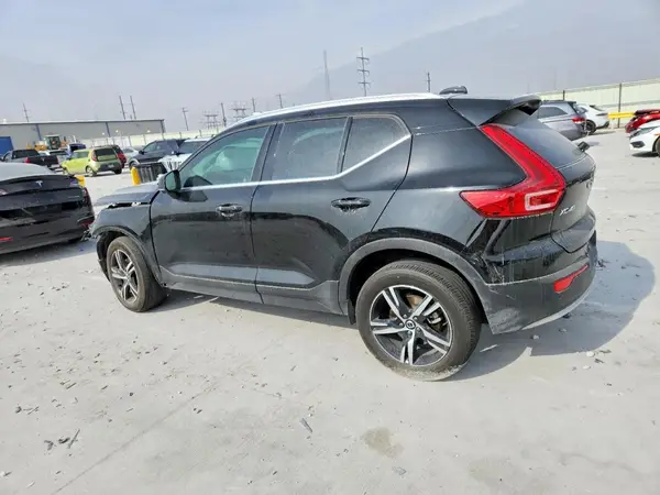 YV4L12UEXP2097912 2023 VOLVO XC40 - Image 2