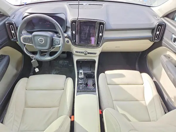 YV4L12UEXP2097912 2023 VOLVO XC40 - Image 8