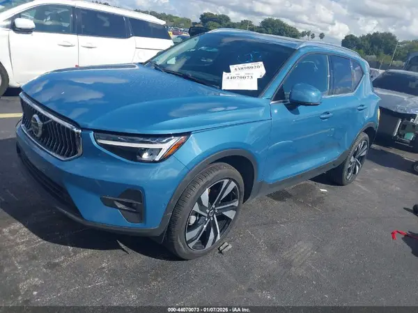 YV4L12UEXR2232406 2024 VOLVO XC40 - Image 2