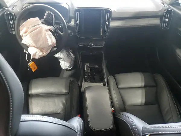 YV4L12UEXR2247780 2024 VOLVO XC40 - Image 8