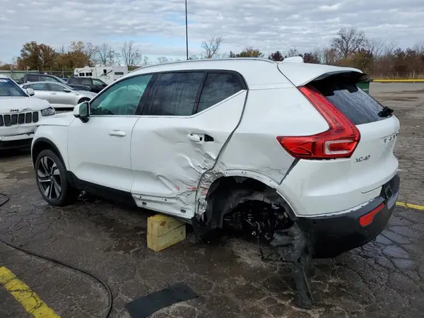 YV4L12UEXR2262859 2024 VOLVO XC40 - Image 2