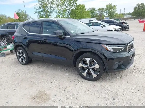 YV4L12UEXR2267317 2024 VOLVO XC40 - Image 1
