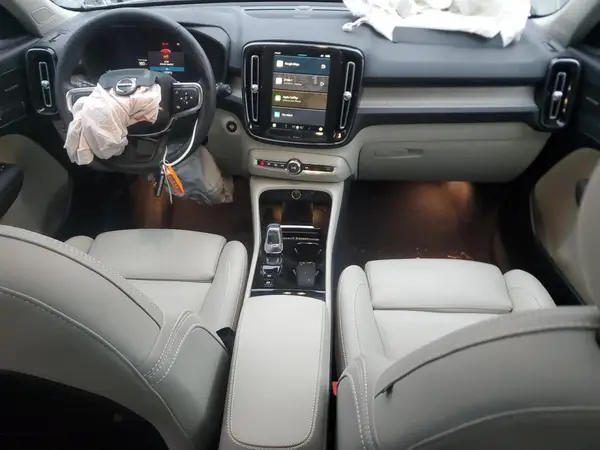 YV4L12UEXR2368387 2024 VOLVO XC40 - Image 8
